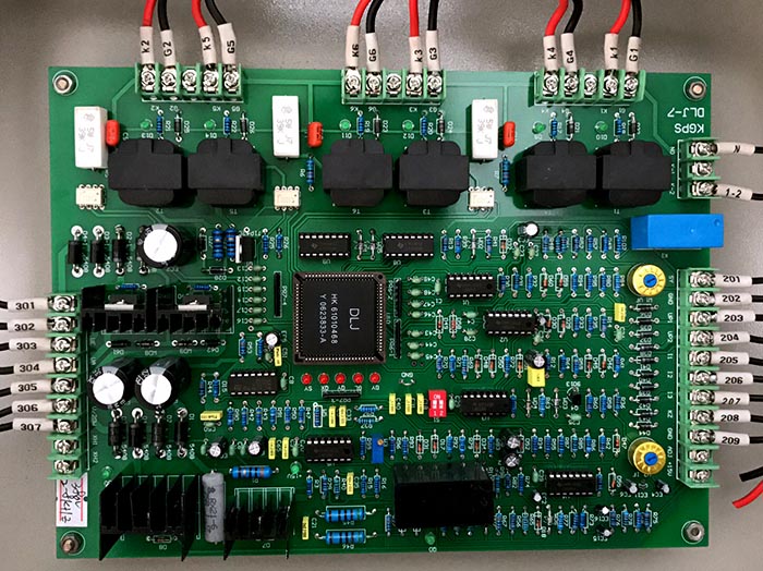 直击施工现场调试